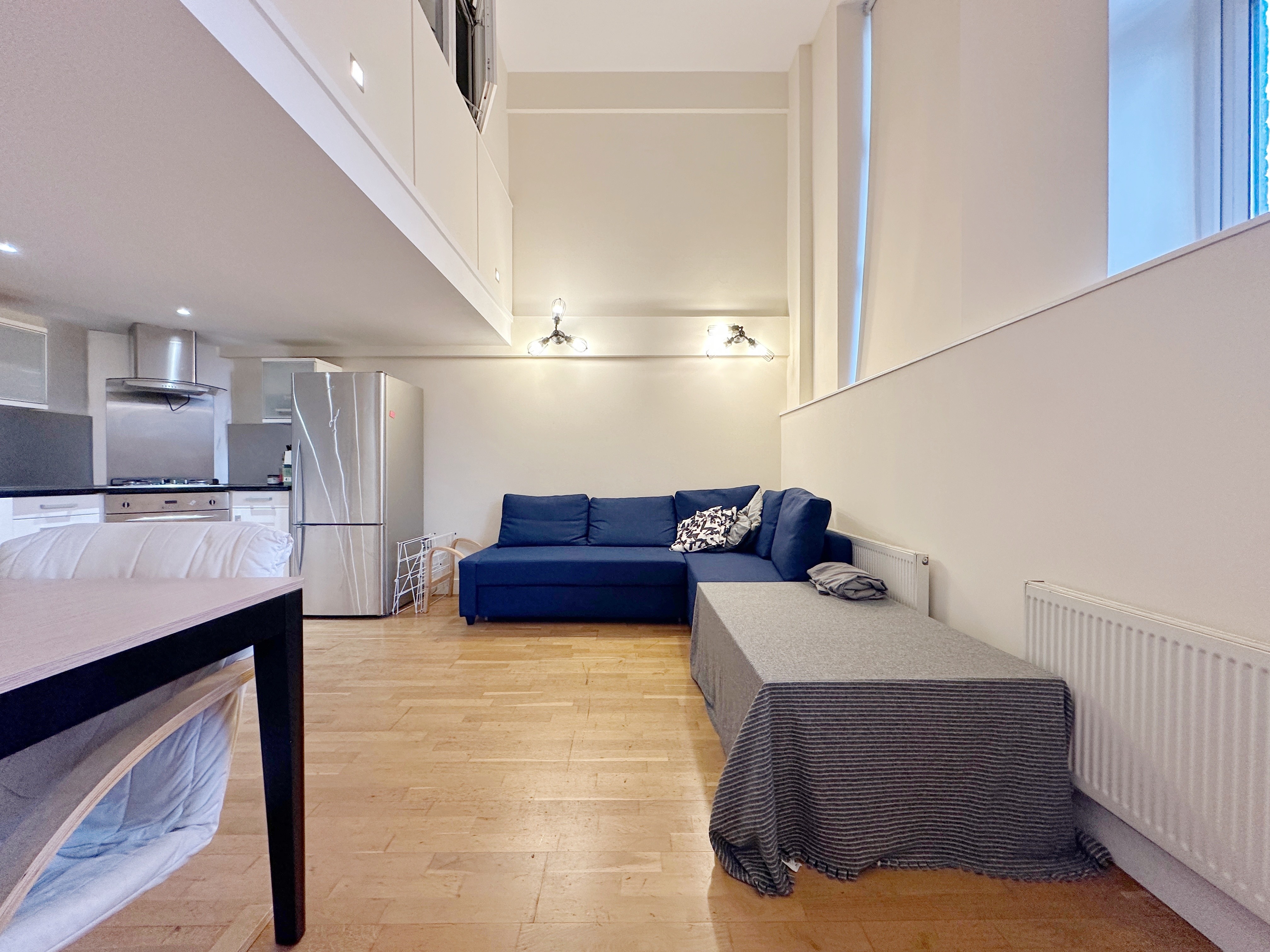伦敦Cozy 3bedroom apartment near Elizabeth line 舒适3卧室公寓