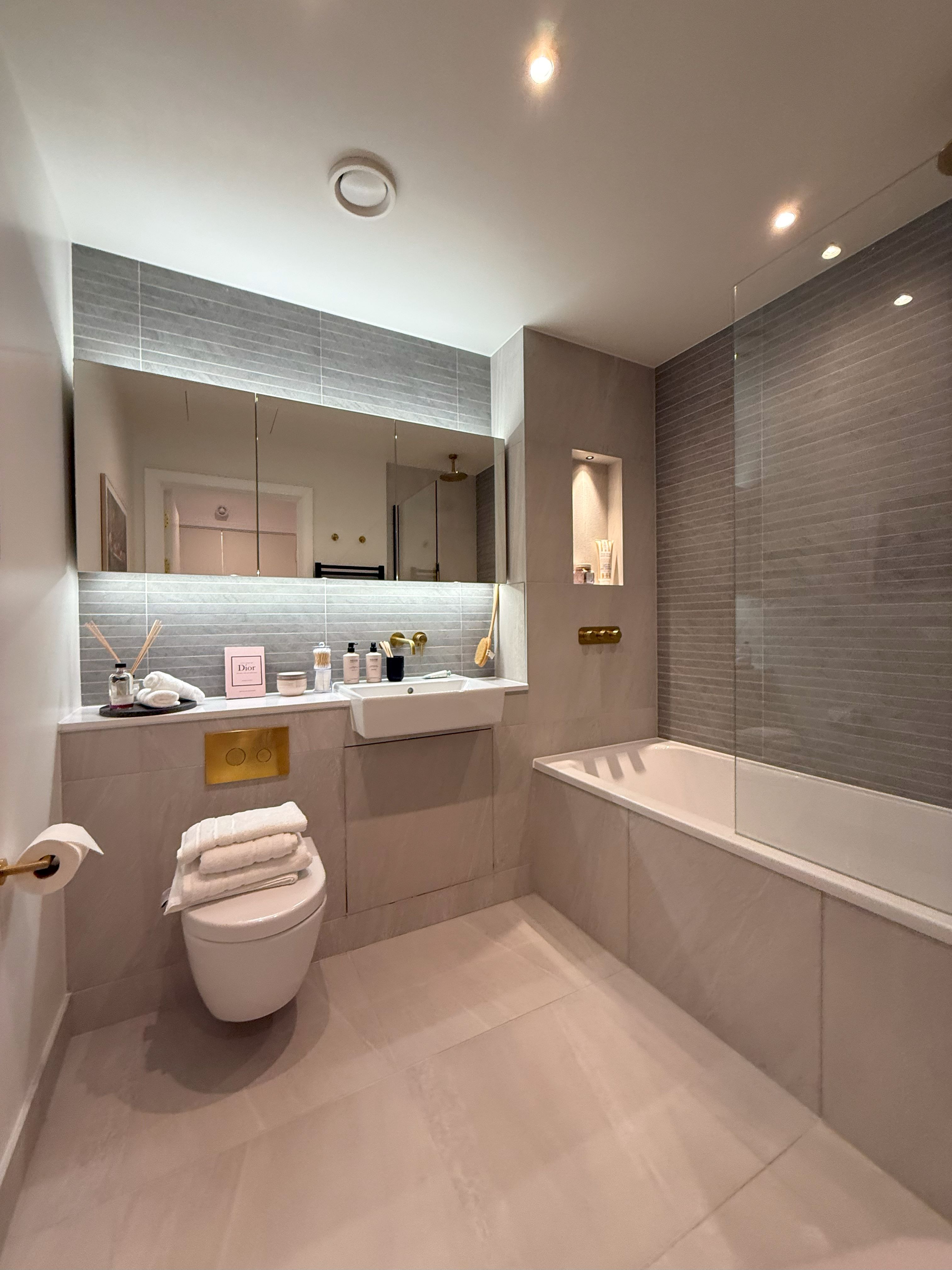 藍莎集團 - 英國樓盤、英國物業代理 | 英國買樓置業一站式服務