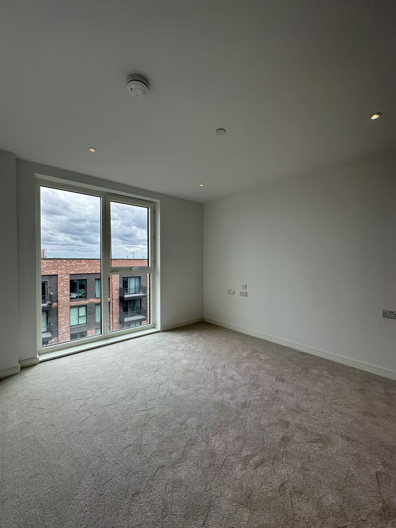 藍莎集團 - 英國樓盤、英國物業代理 | 英國買樓置業一站式服務