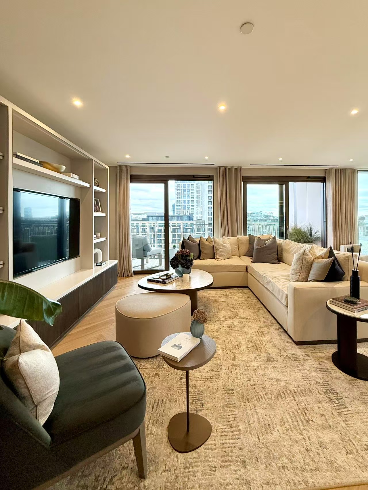 藍莎集團 - 英國樓盤、英國物業代理 | 英國買樓置業一站式服務