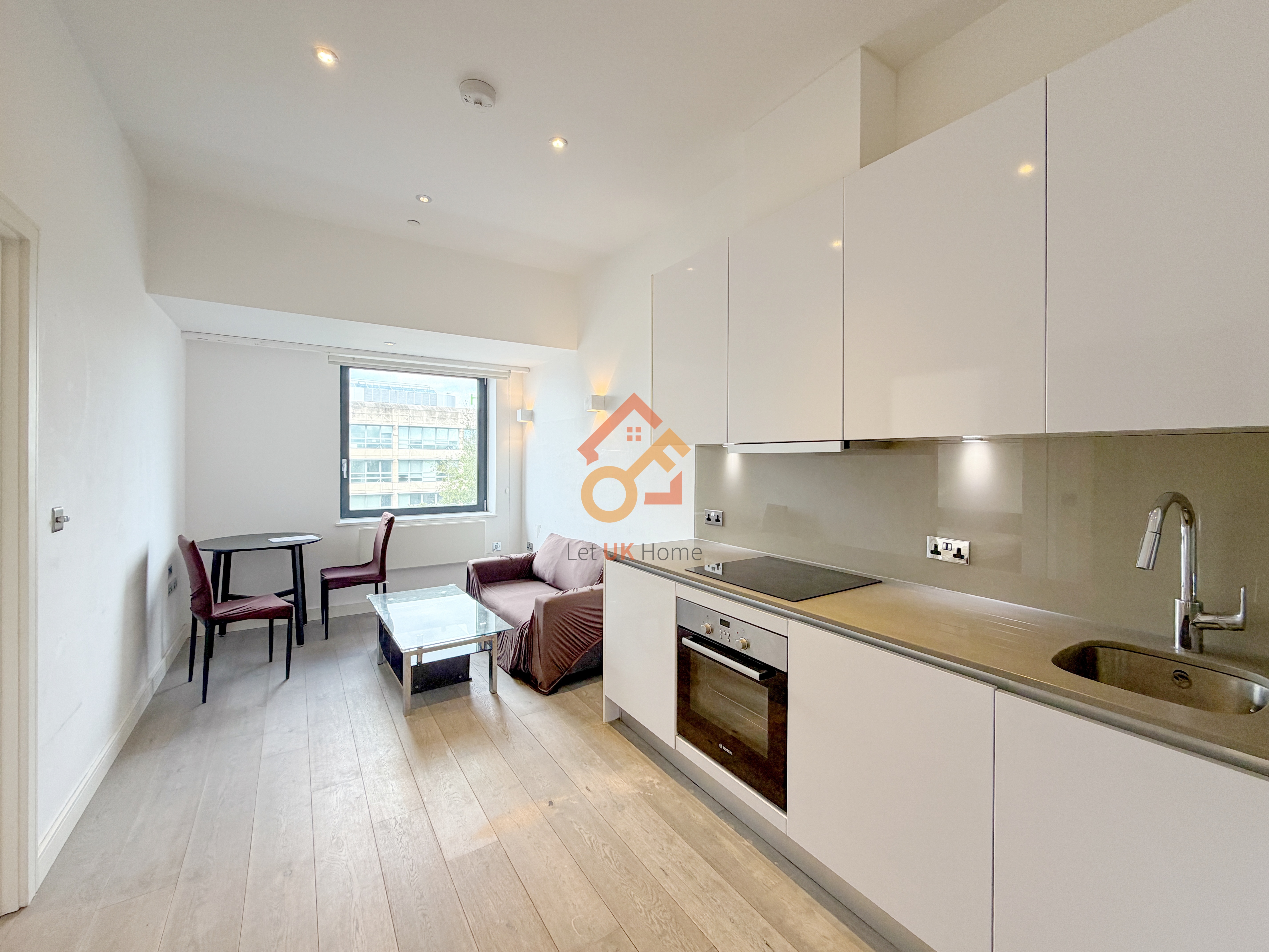 斯劳·1房1卫·Verona Apartments 房源图片