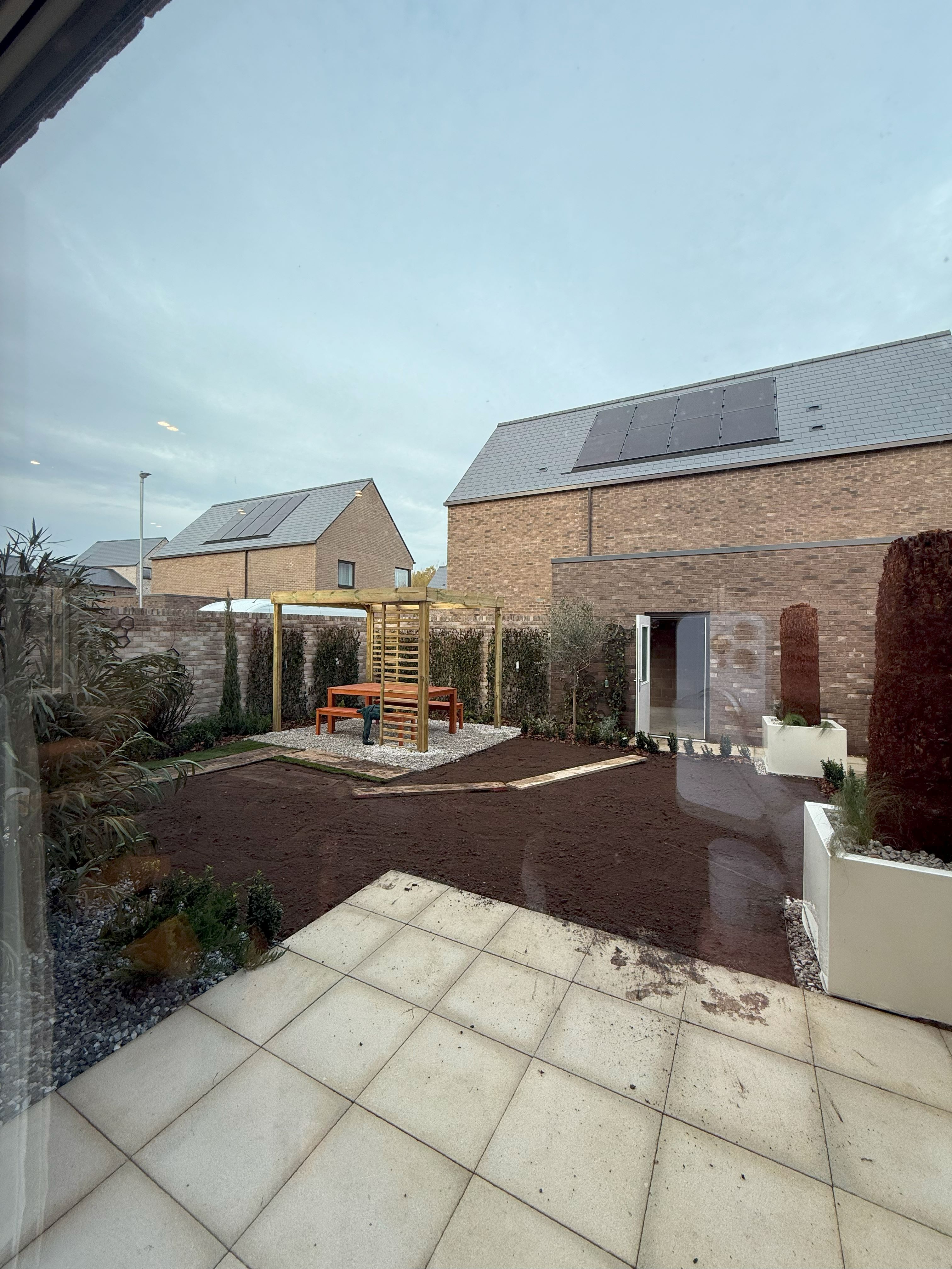 藍莎集團 - 英國樓盤、英國物業代理 | 英國買樓置業一站式服務