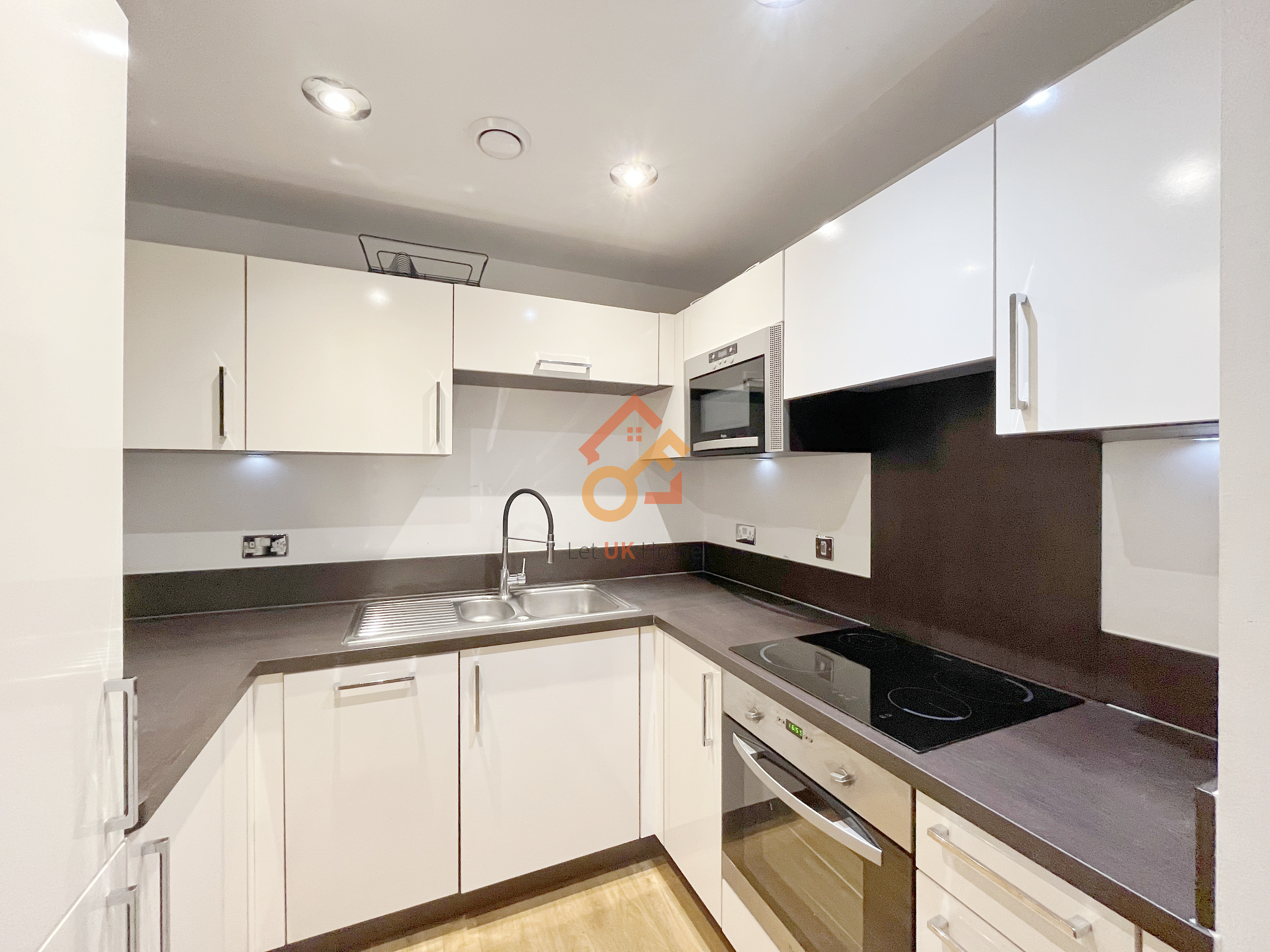 藍莎集團 | 英國置產一站式服務