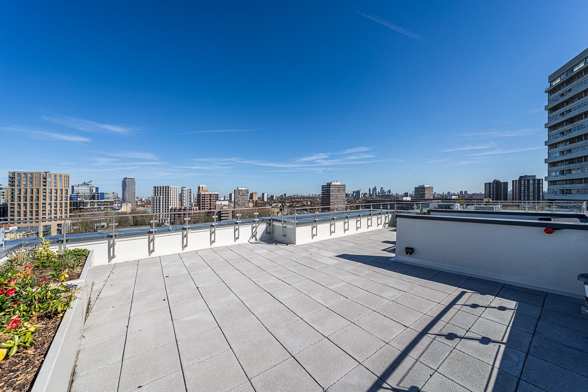 藍莎集團 - 英國樓盤、英國物業代理 | 英國買樓置業一站式服務