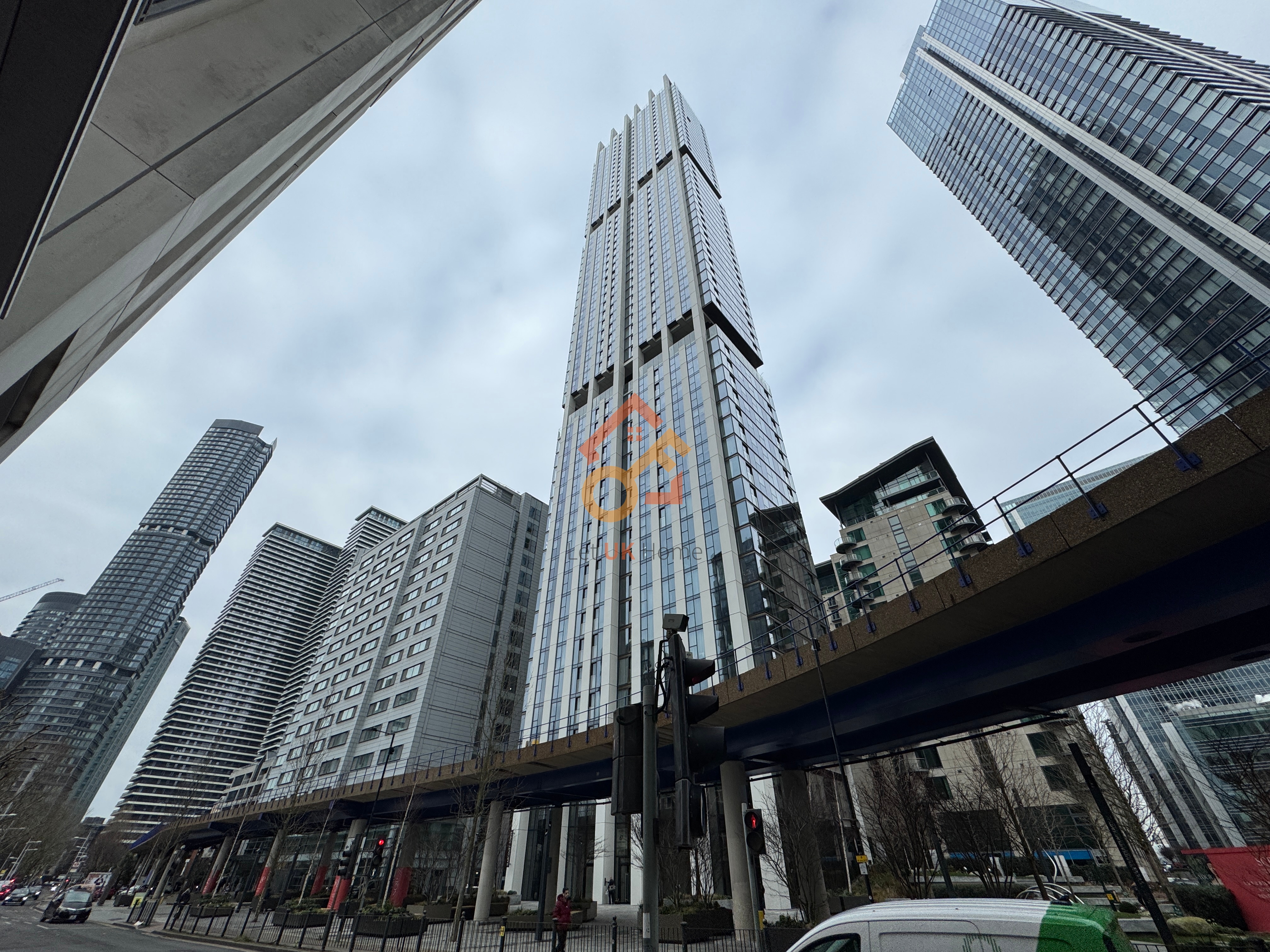 伦敦金丝雀码头•2房•Harcourt Tower 外立面