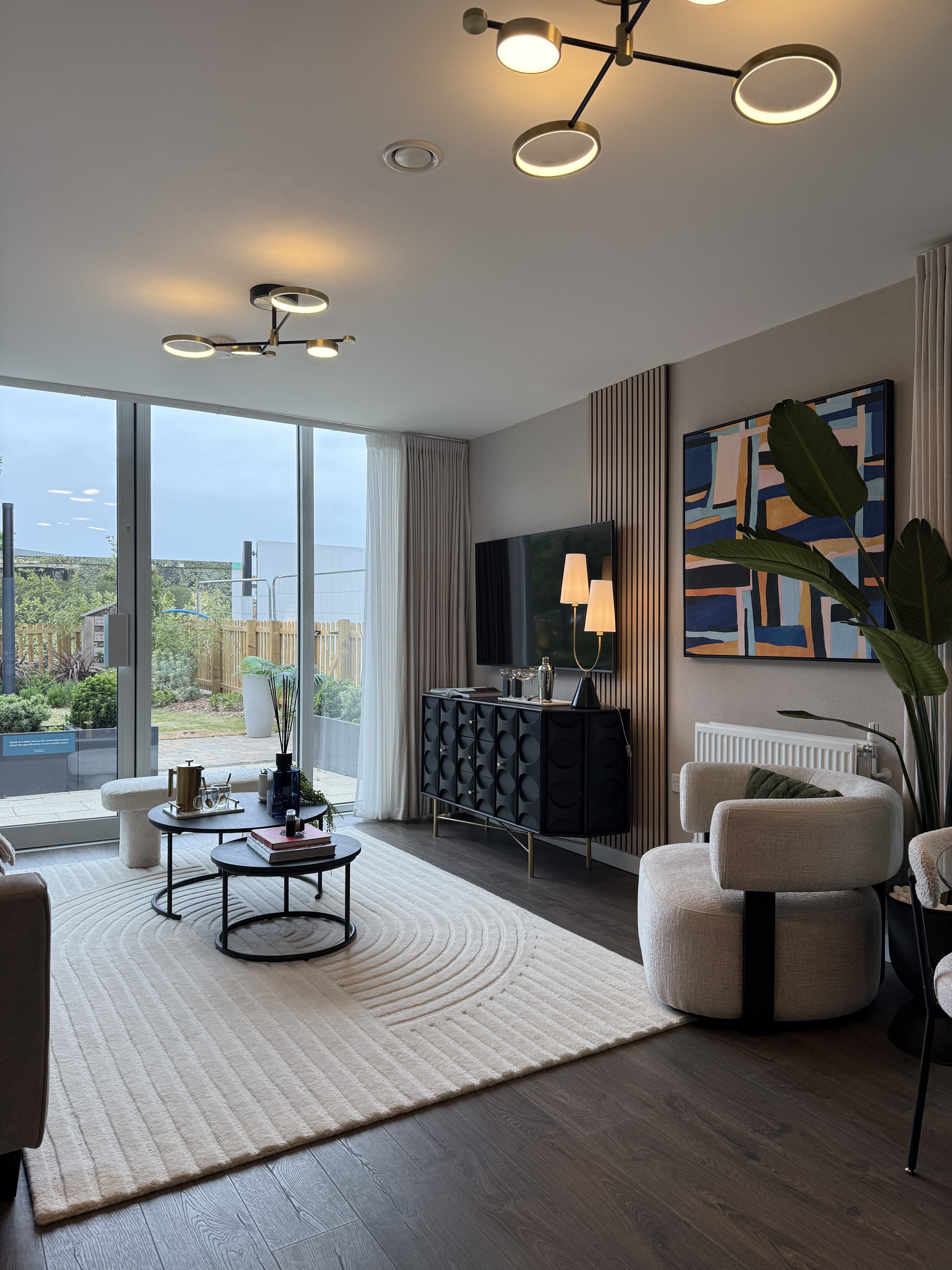 藍莎集團 - 英國樓盤、英國物業代理 | 英國買樓置業一站式服務